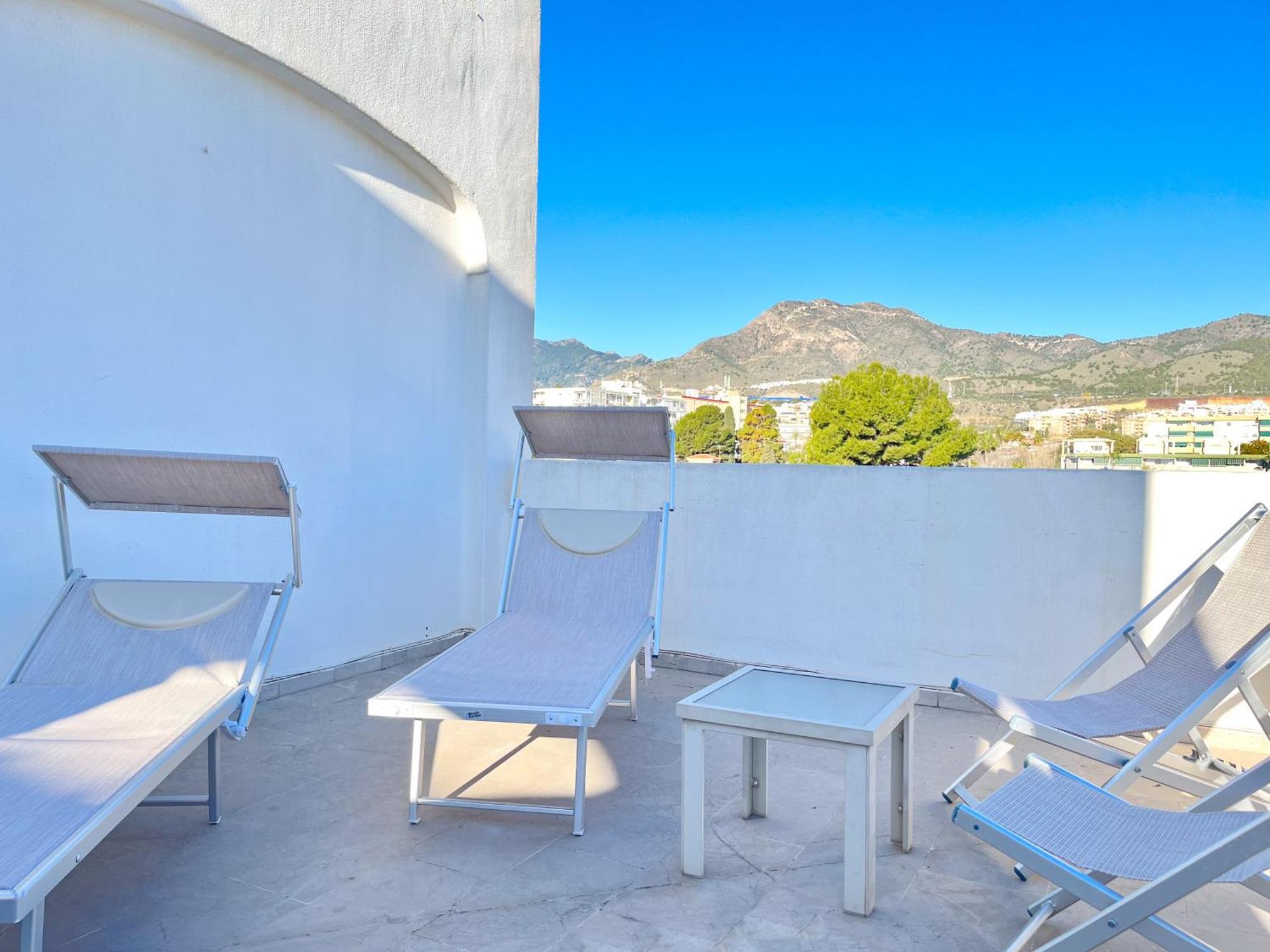 Appartement Spacieux Avec Terrasse Et Piscine ベナルマデナ エクステリア 写真