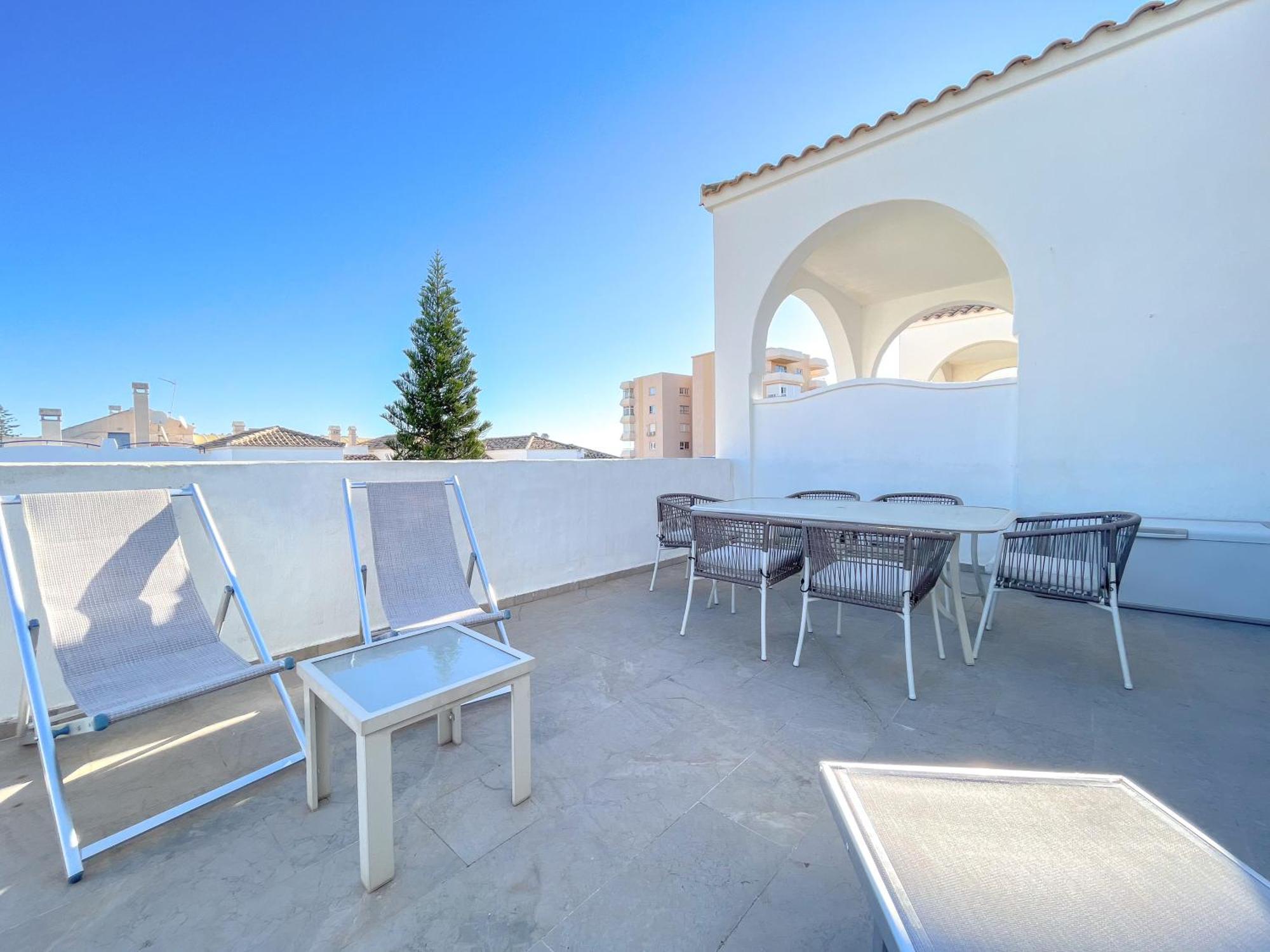 Appartement Spacieux Avec Terrasse Et Piscine ベナルマデナ エクステリア 写真