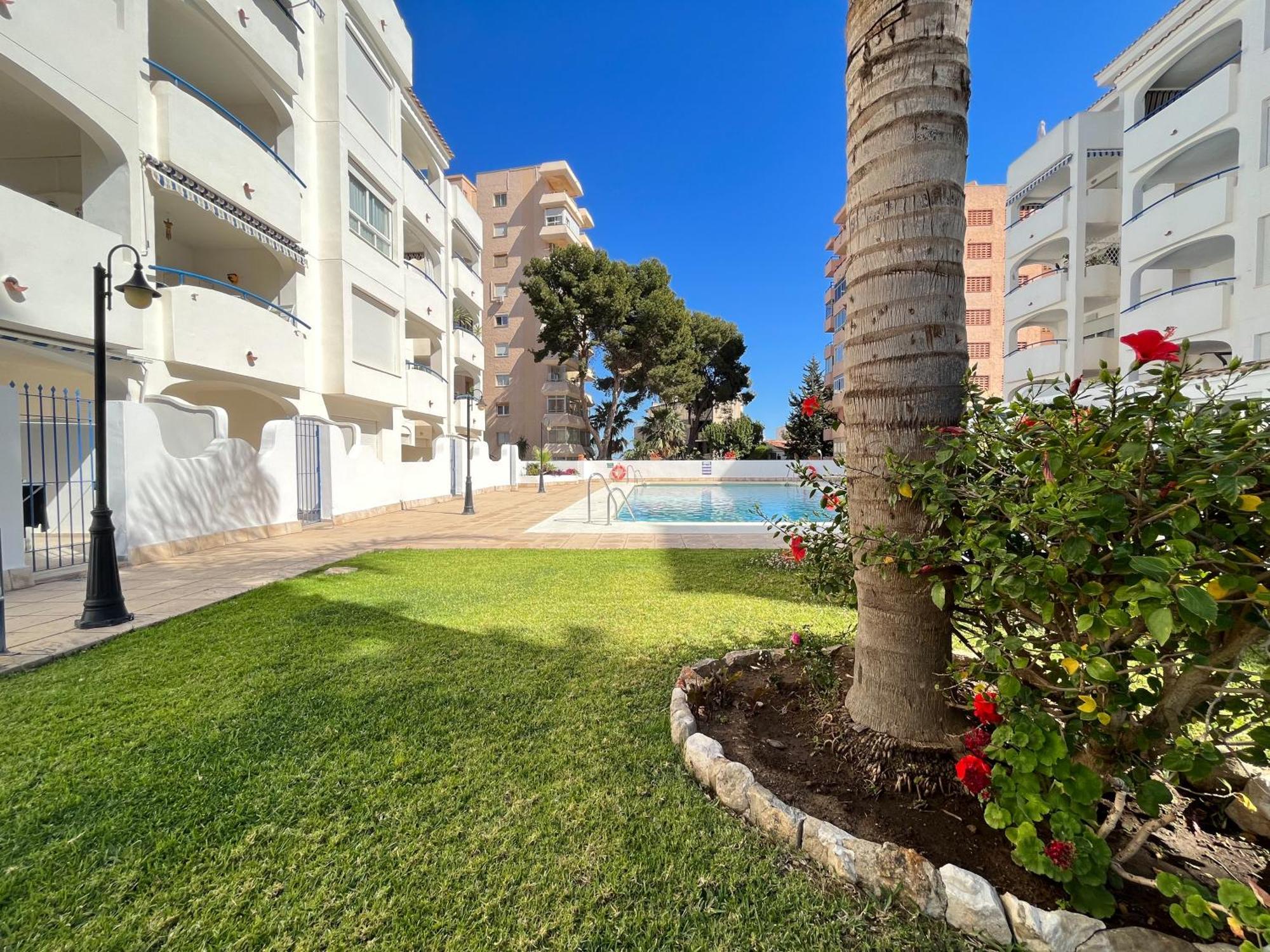 Appartement Spacieux Avec Terrasse Et Piscine ベナルマデナ エクステリア 写真