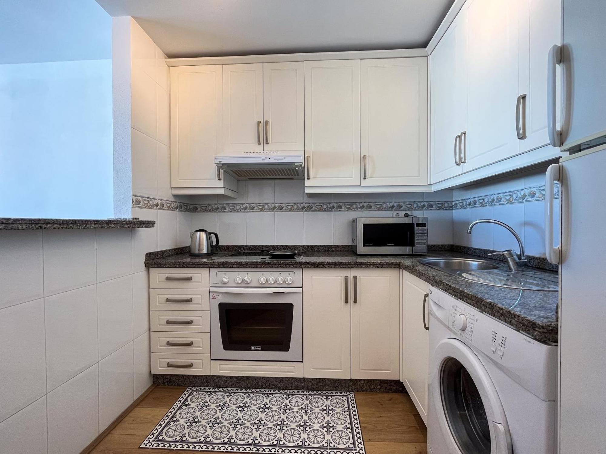 Appartement Spacieux Avec Terrasse Et Piscine ベナルマデナ エクステリア 写真