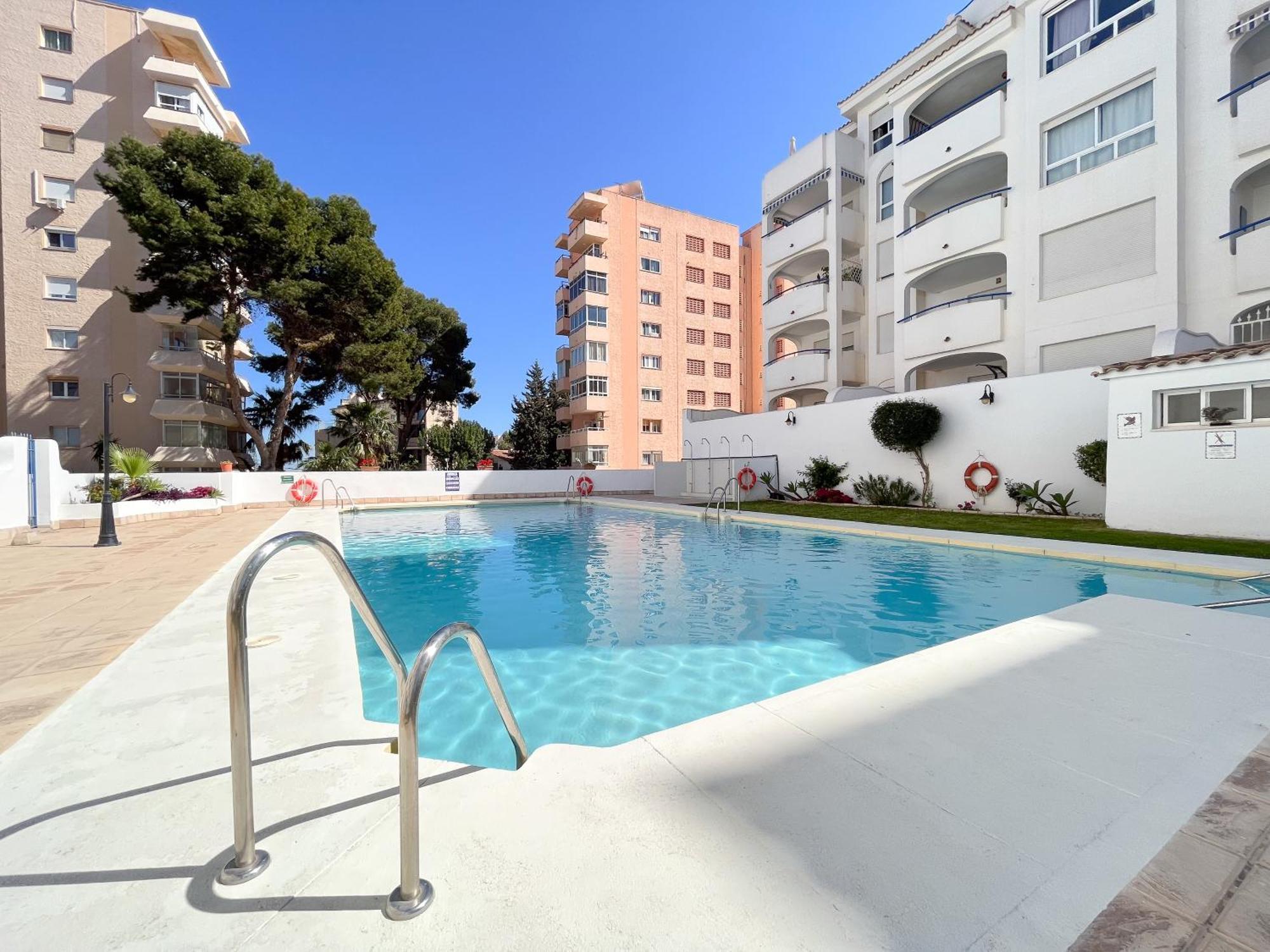 Appartement Spacieux Avec Terrasse Et Piscine ベナルマデナ エクステリア 写真