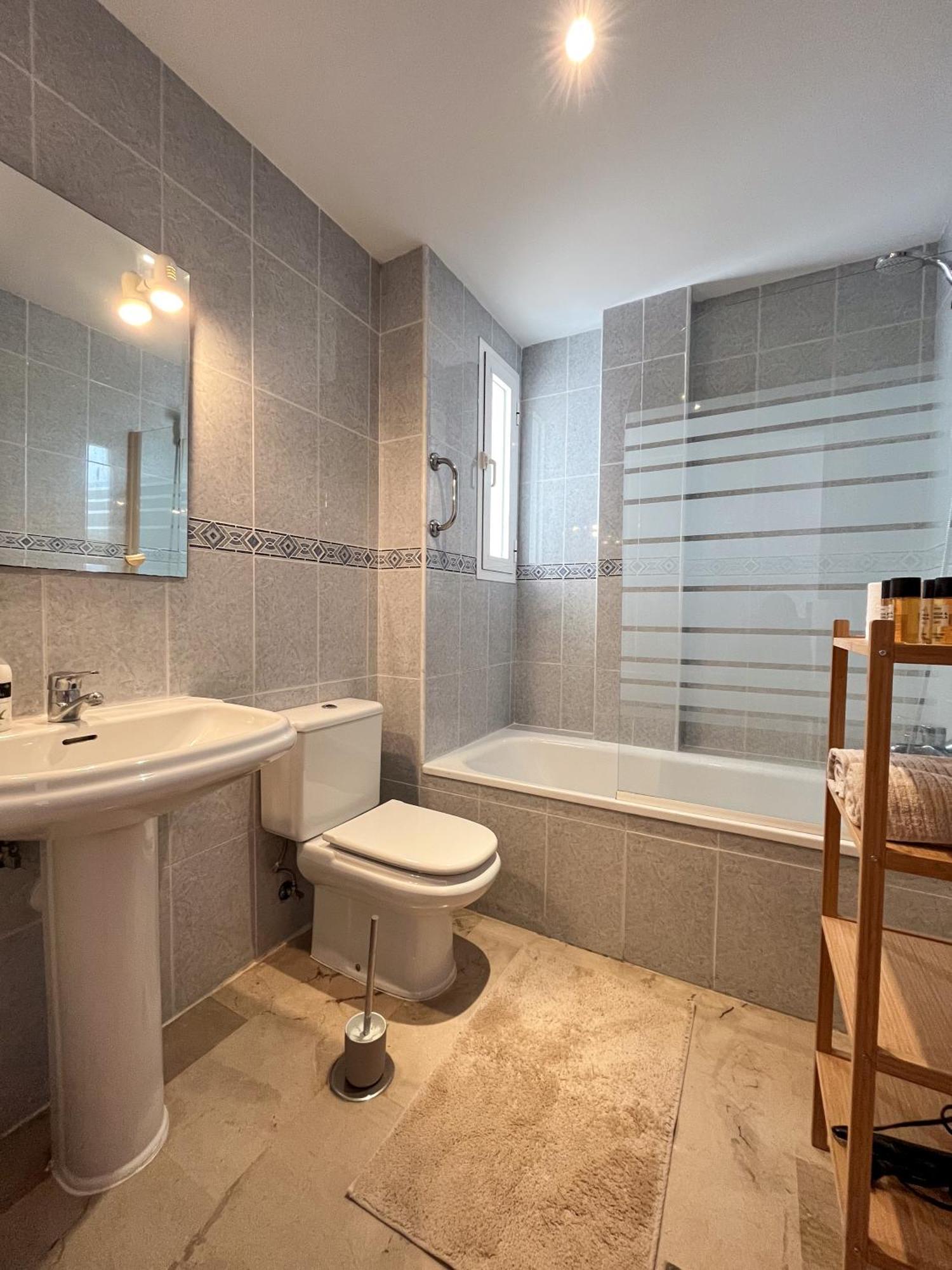 Appartement Spacieux Avec Terrasse Et Piscine ベナルマデナ エクステリア 写真